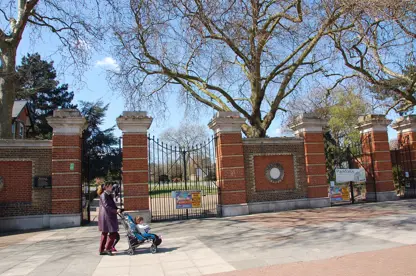 Seven Sisters Road Entrance